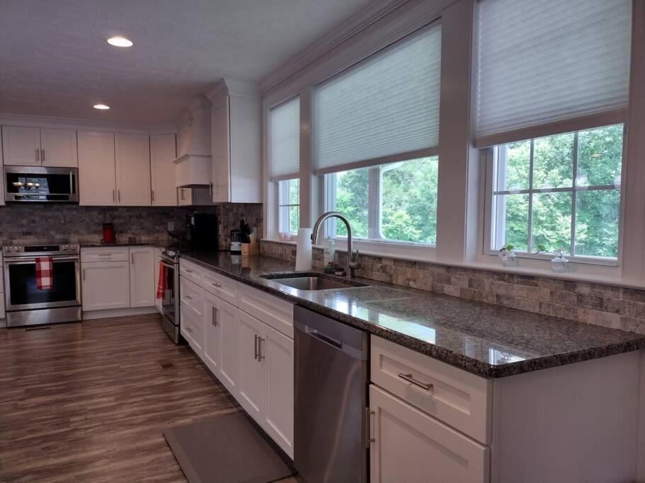 Backwoods Family Getaway! 3 Bedroom House! Yanceyville Exterior photo